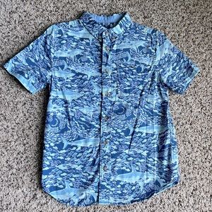 Vineyard vines short sleeve button down shark shirt